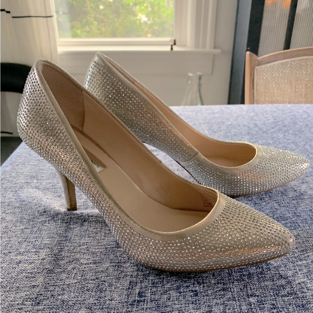 INC Zitah Embellished Pointed Toe Pumps Heels Silver Crystal Size 9.5M* Small